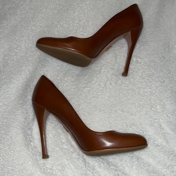 PRADA classic almond toe 4” heel medium saddle/camel brown 35.5 - Picture 4 of 10
